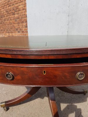 Georgian mahogany Drum Table