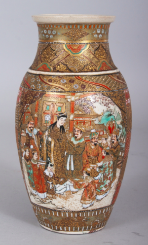 EARLY 20TH CENTURY JAPANESE SATSUMA EARTHENWARE VASE