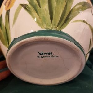 A Wemyss ware Daffodil pattern jardiniere