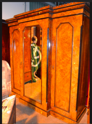 Three door Burr walnut Break walnut Breakfront Wardrobe