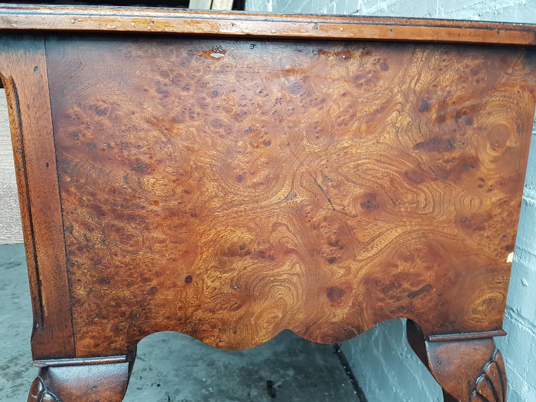 18th century style Burr Walnut four drawer Dresser 18th century style Burr Walnut four drawer Dresser