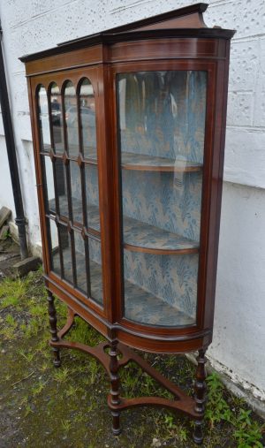 Edwardian Mahagany Display Cabinet
