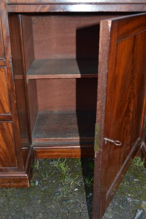 Georgian Mahogany Kneehole desk
