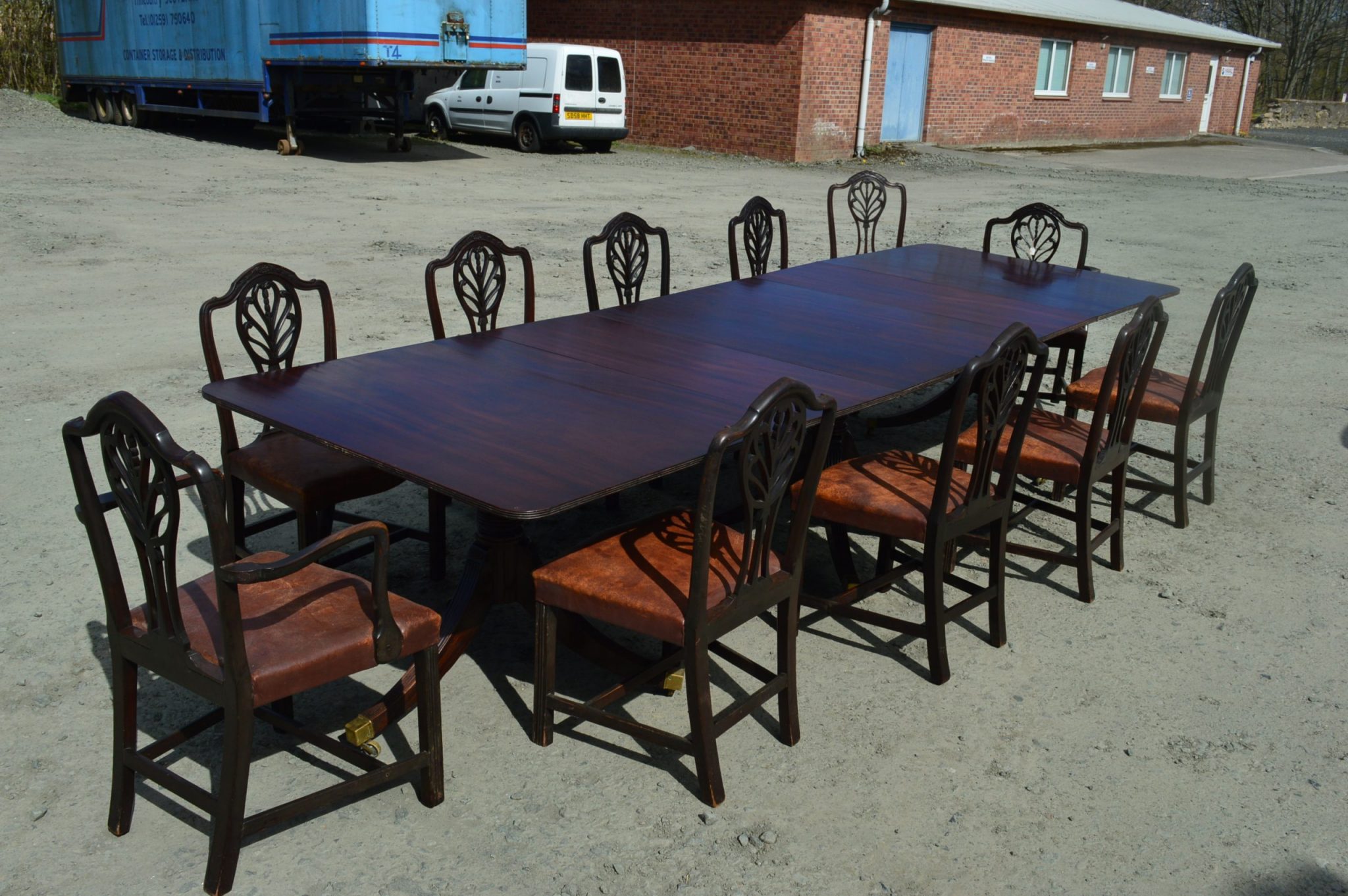 George III Mahogany three pedestal table George III Mahogany three pedestal table