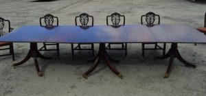 George III Mahogany three pedestal table