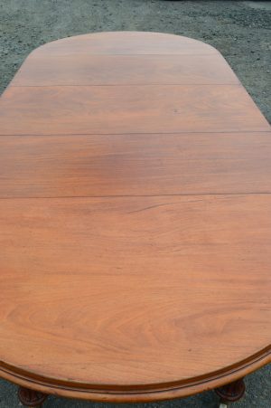 Victorian mahogany extending dining table