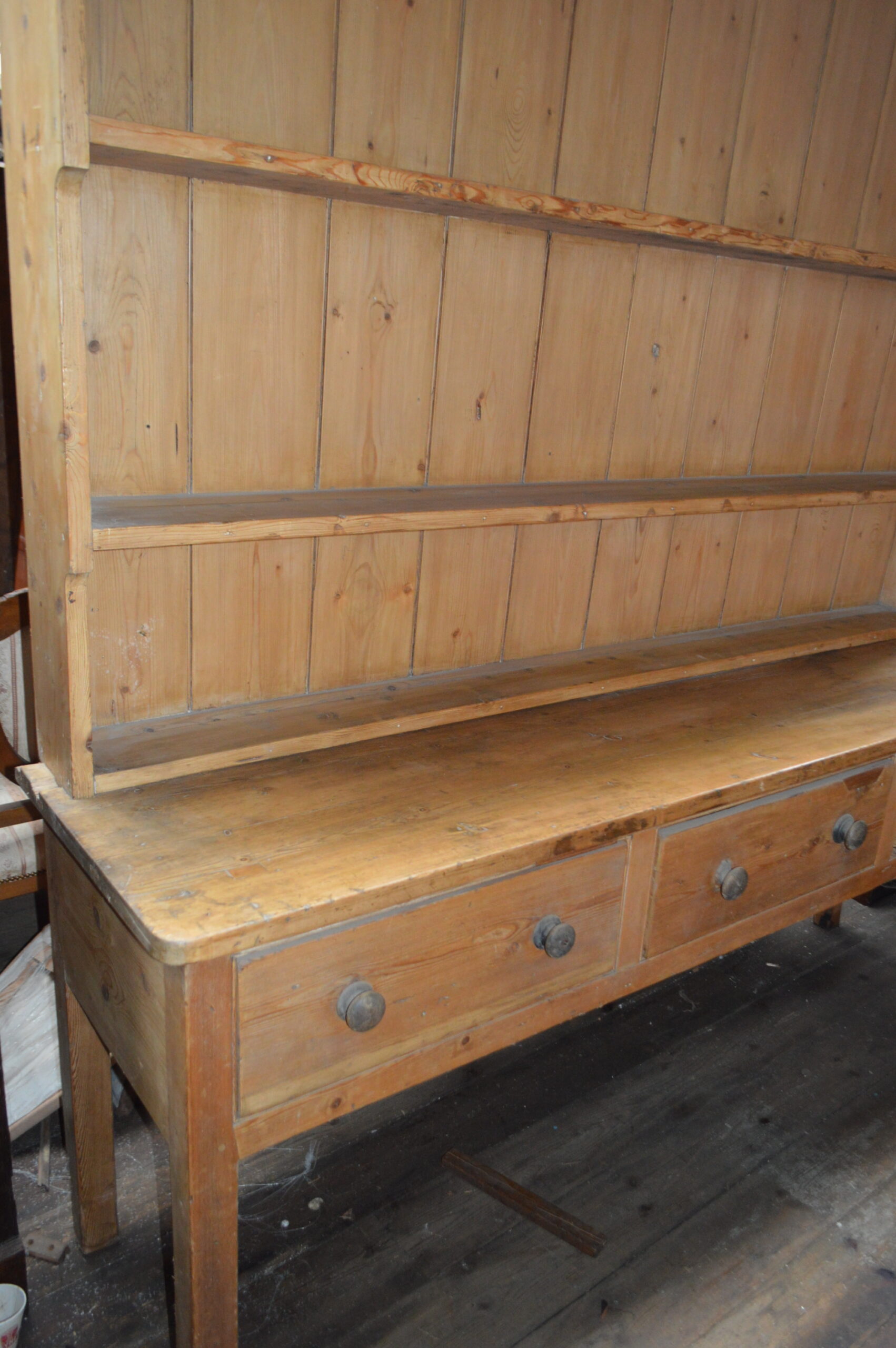 Georgian pine plate back dresser