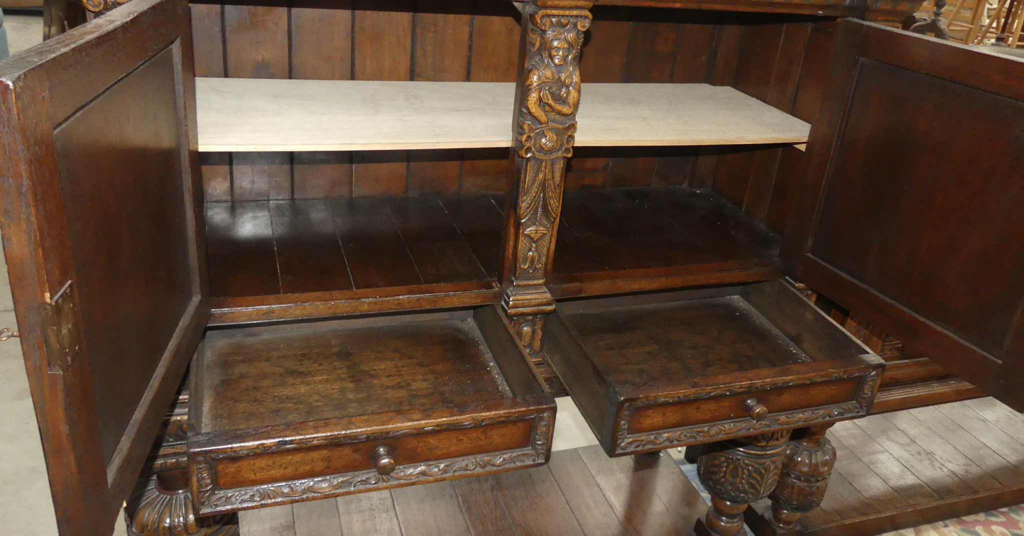 Victorian Court Cupbo