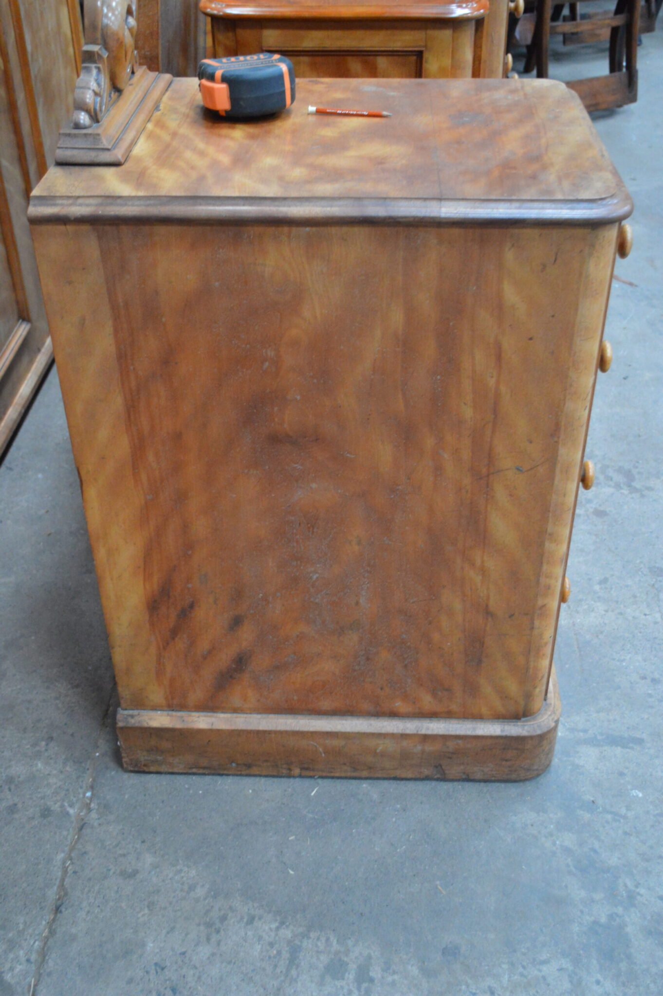 Victorian Maple three pc Bedroom suite