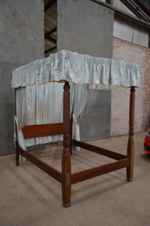 Victorian four poster bed