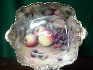 Worcester fruits plaque artist, T Lockyer