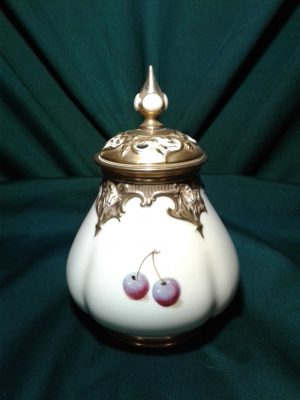 Worcester fallen fruits Pot Pourri. Apples and grapes.