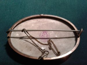 Worcester gold mounted fallen fruits brooch, by Richard Sebright
