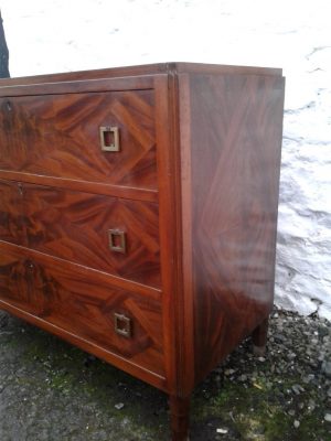 Art Deco mahogany chest of drawers