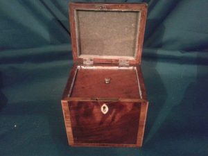 Georgian mahogany tea caddy