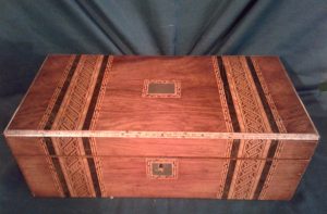 Victorian large Walnut lap desk