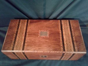 Victorian large Walnut lap desk