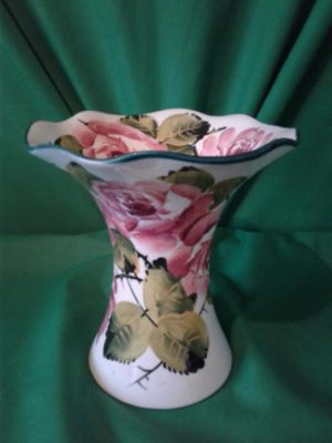 Scottish Wemyss Lady Eva vase (Roses)