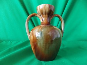 Scottish Pottery ( Dunmore ) slip glazed vase