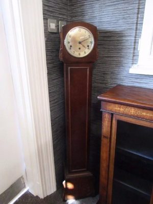 Early 20th cent oak grandmother clock