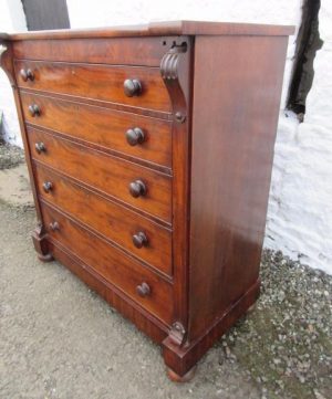 Victorian Scottish mahogany chest of drawers