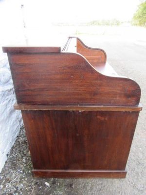 Victorian oak rolltop desk with S top tambour.