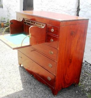 Georgian mahogany secretaire chest