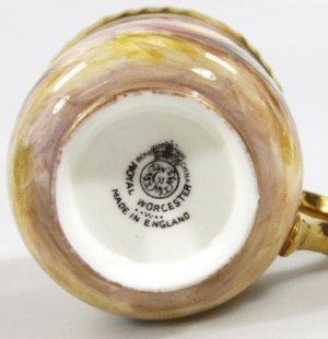 Worcester hand painted fruit pattern cabinet cup and saucer,