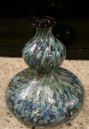 Rare Loetz squat double gourd oil spot vase. Circa 1900s